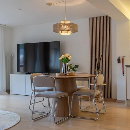 Apartament Schoene Dachwohnung Im Zentrum Von